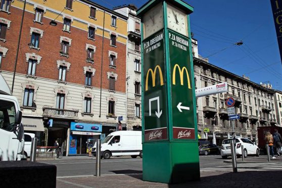 Europe Media Pubblicit&agrave; arredo Urbano Orologi