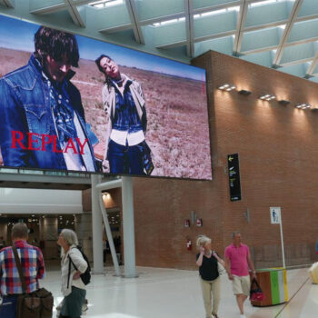 Europe Media Pubblicità negli Aeroporti Impianti Domination