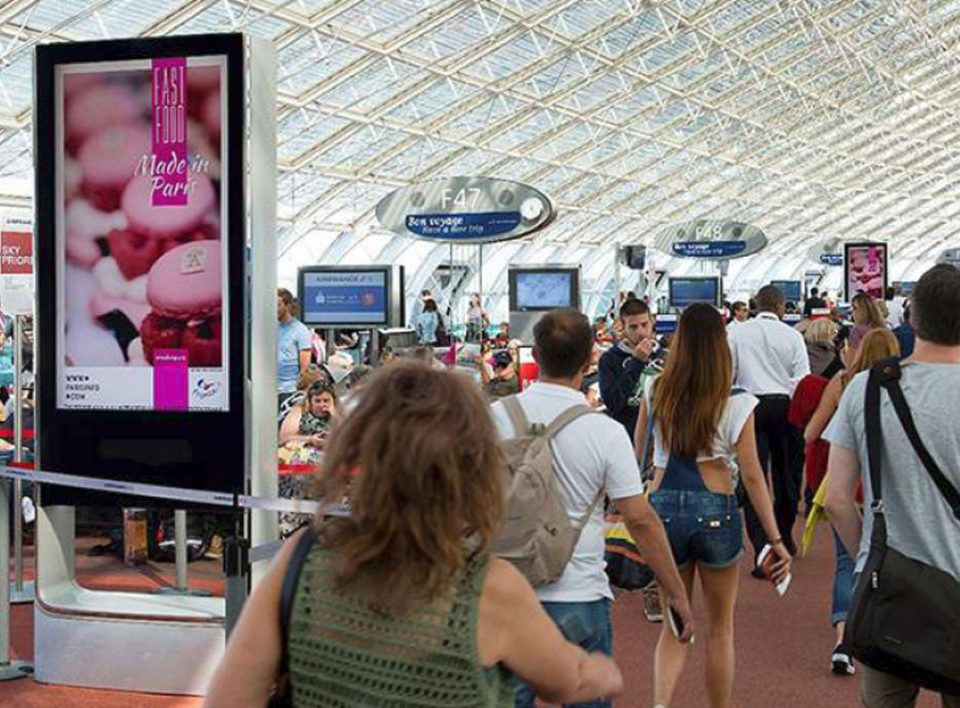 Europe Media impianti pubblicitari a Parigi, impianti digitali in aeroporto