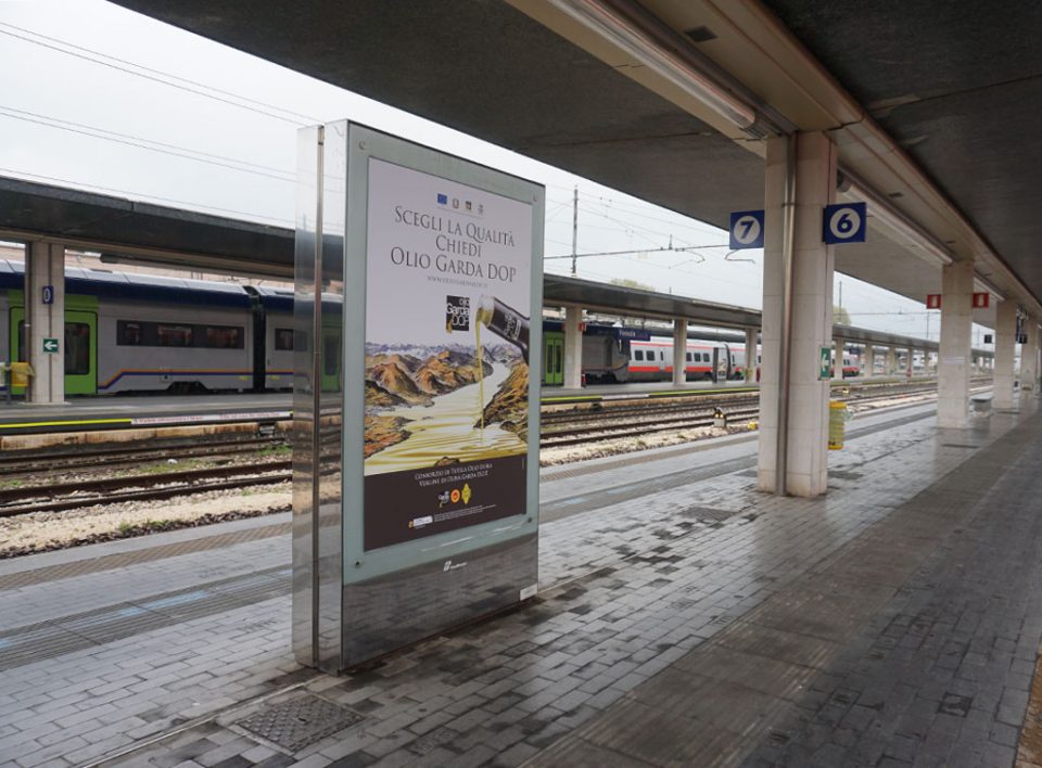 Europe Media Impianti Pubblicitari Scroller Mupi Stazione Venezia