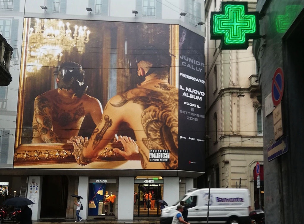 Europe Media pubblicità maxi affissioni Milano per Sony Italia