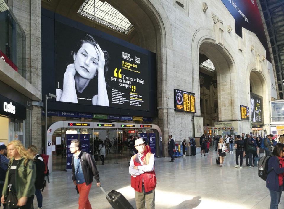 Europe Media pubblicità e impianti pubblicitari nelle grandi stazioni ferroviarie Milano Centrale per Teatro La Pergola di Firenze
