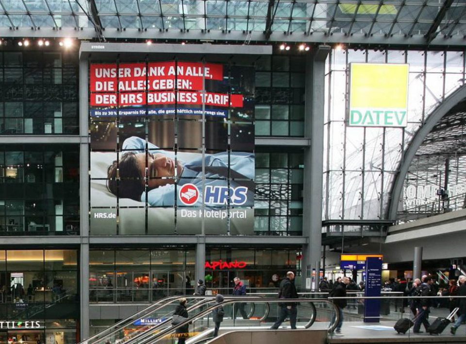 Impianti Pubblicitari in Germania Stazioni Ferroviarie Poster Wave