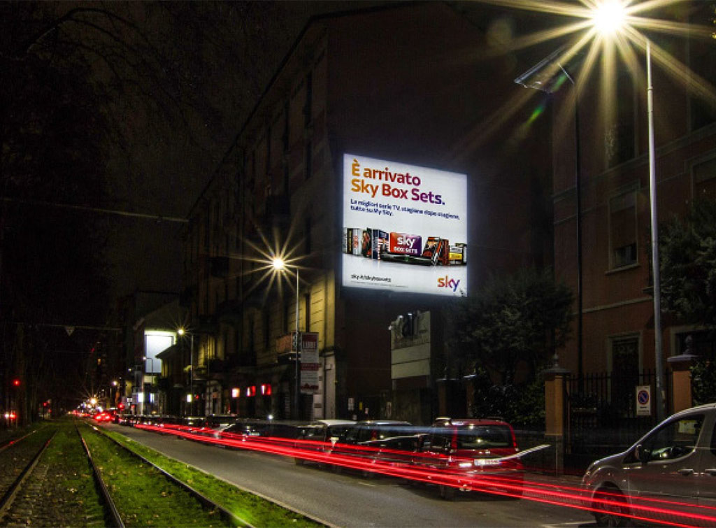 Europe Media impianti affissioni pubblicitarie 6x6 metri LUX