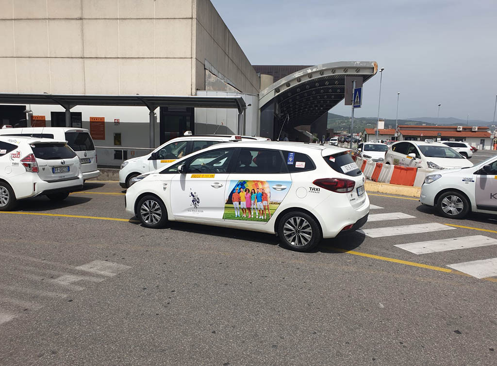 Europe Media pubblicità sui taxi fiancate e lunotto