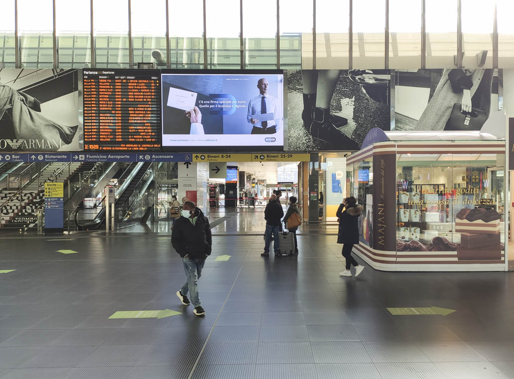 Europe Media Impianti pubblicitari maxi led stazione ferroviaria Roma Termini