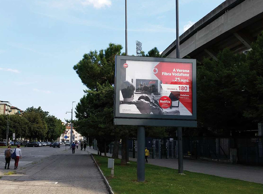 Europe Media impianti pubblicitari 3x2m Verona