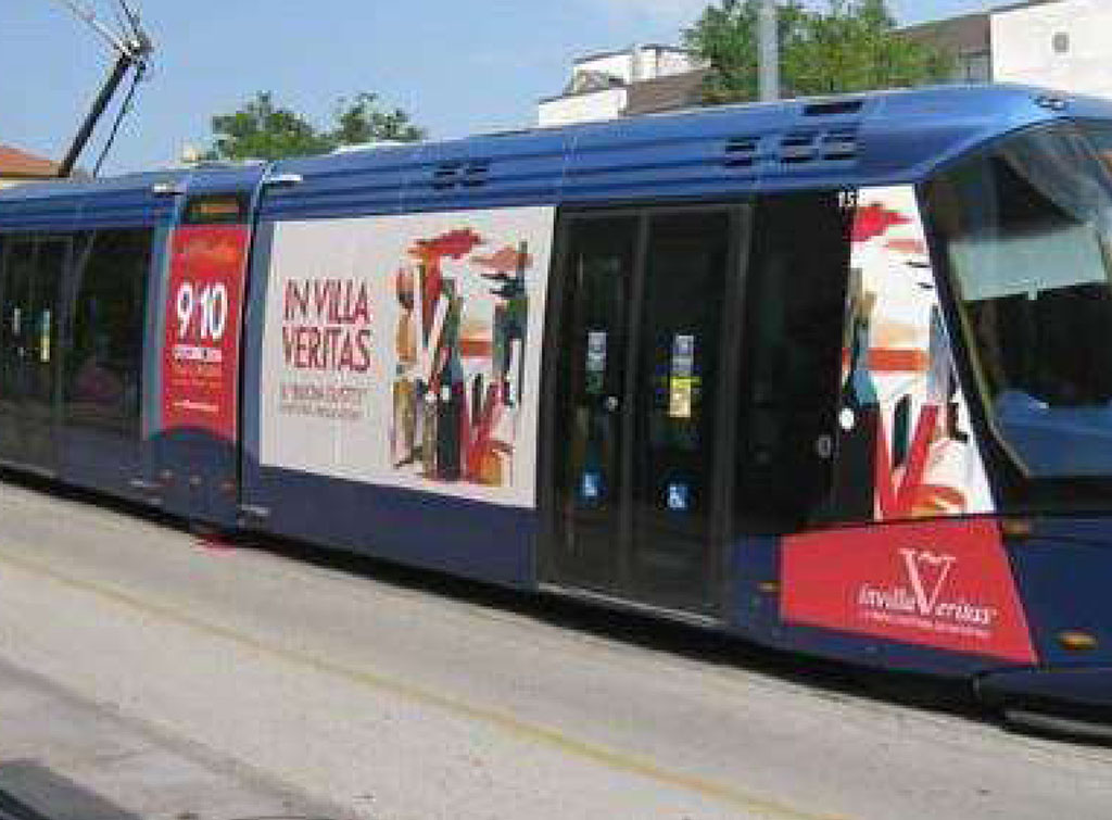 Europe Media impianti per affissioni pubblicitarie fiancata tram Padova