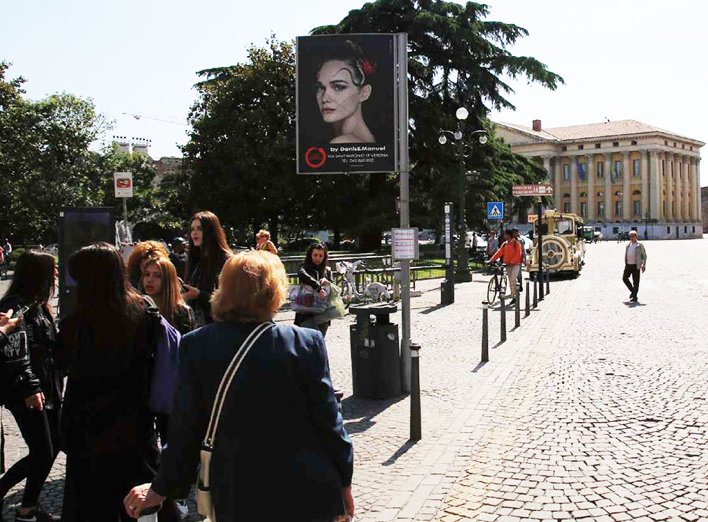 Europe Media impianti pubblicitari fermate bus 70x100cm Verona