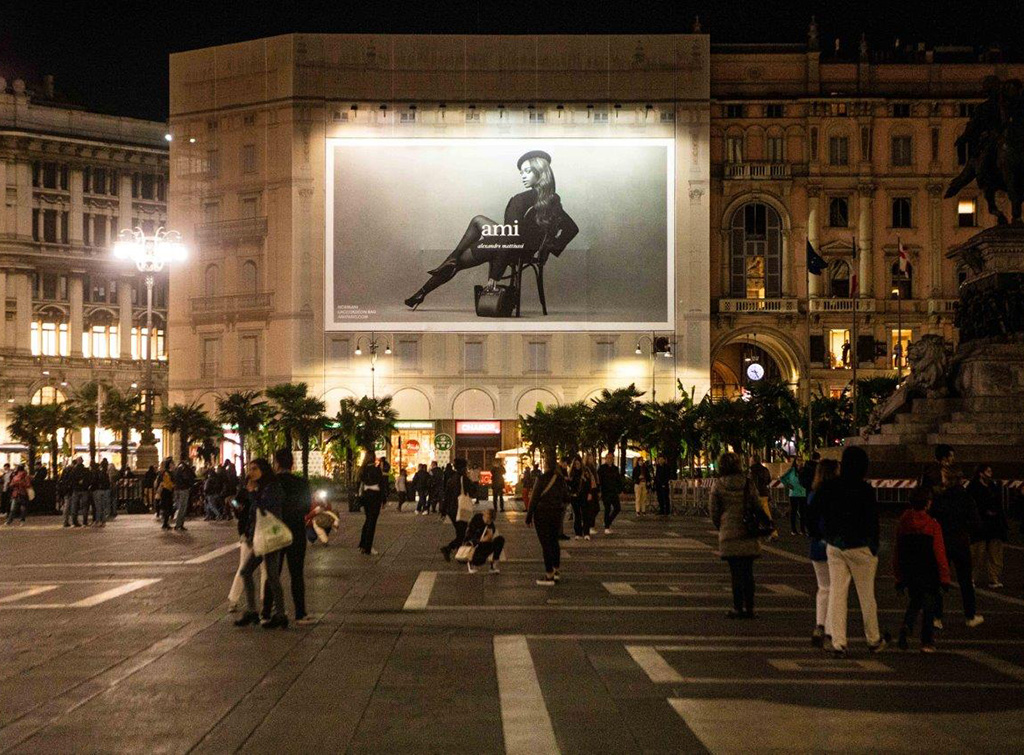 Europe Media maxi affissioni pubblicitarie Milano Piazza del Duomo