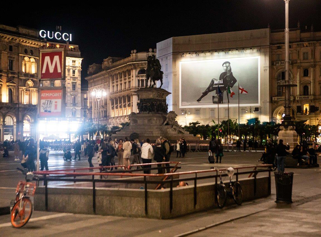 Europe Media maxi affissioni pubblicitarie Milano Piazza del Duomo