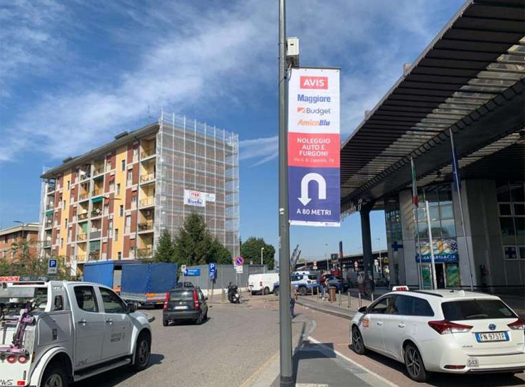 Europe Media Impianti pubblicitari gonfaloni Milano