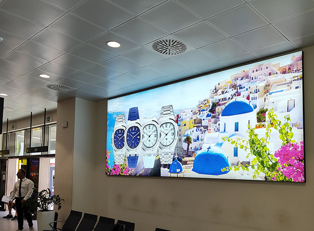 europe media impianti pubblicitari digital aeroporto mykons