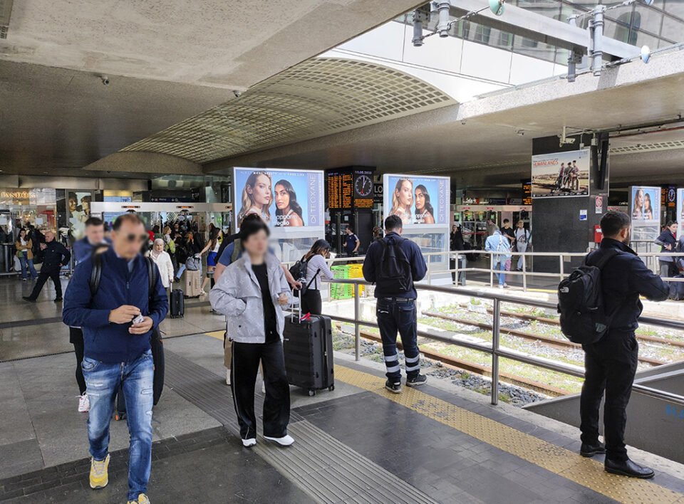 europe media impianti pubblicitari welcome fronte binari stazione termini roma