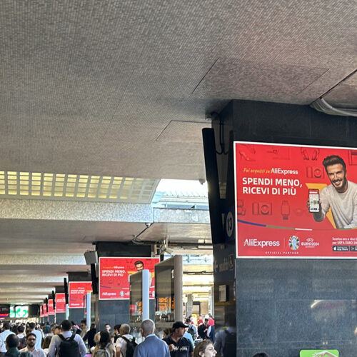 europe media impianti pubblicitari stazione roma termini banner cliente aliexpress 1